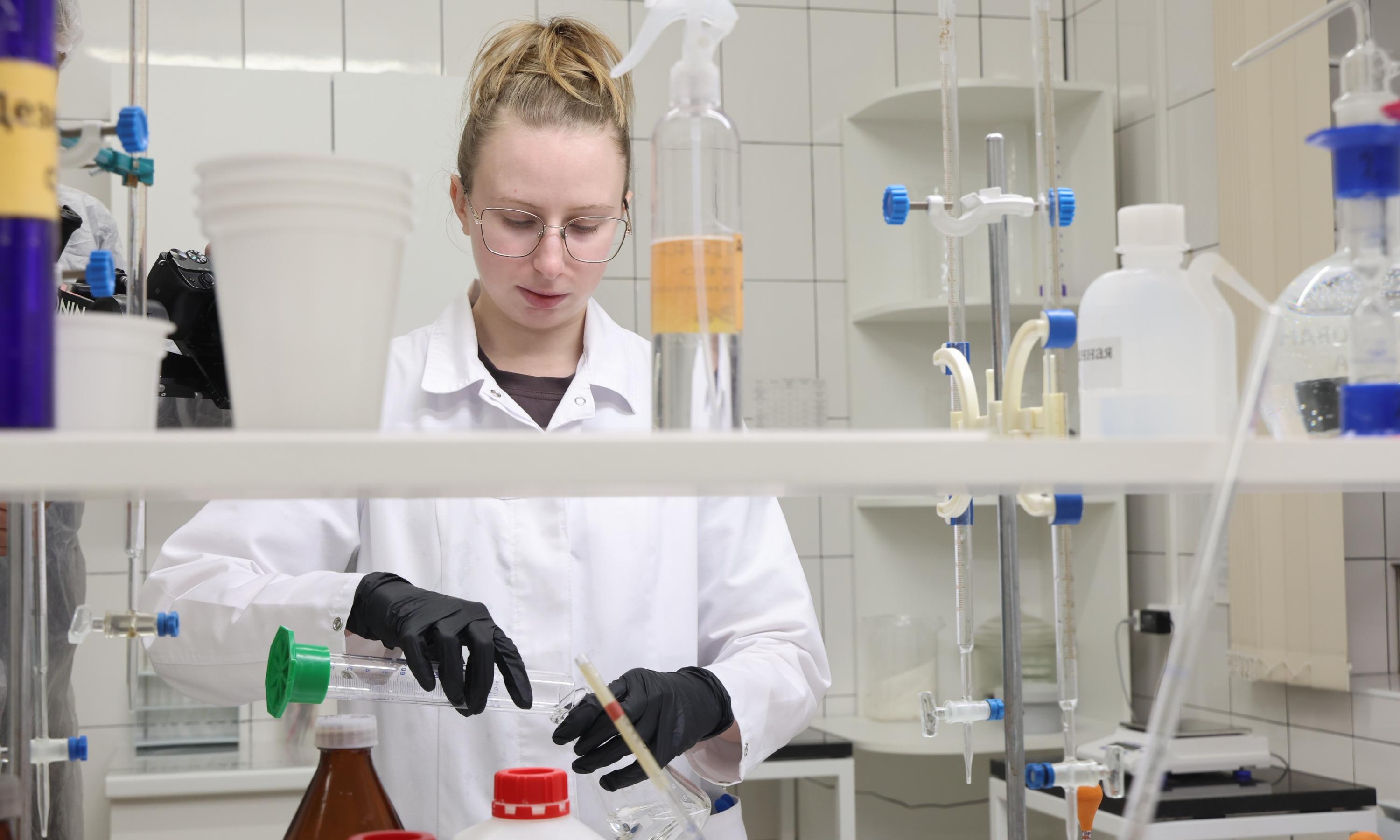 В лаборатории. Фото Ивана Малыгина