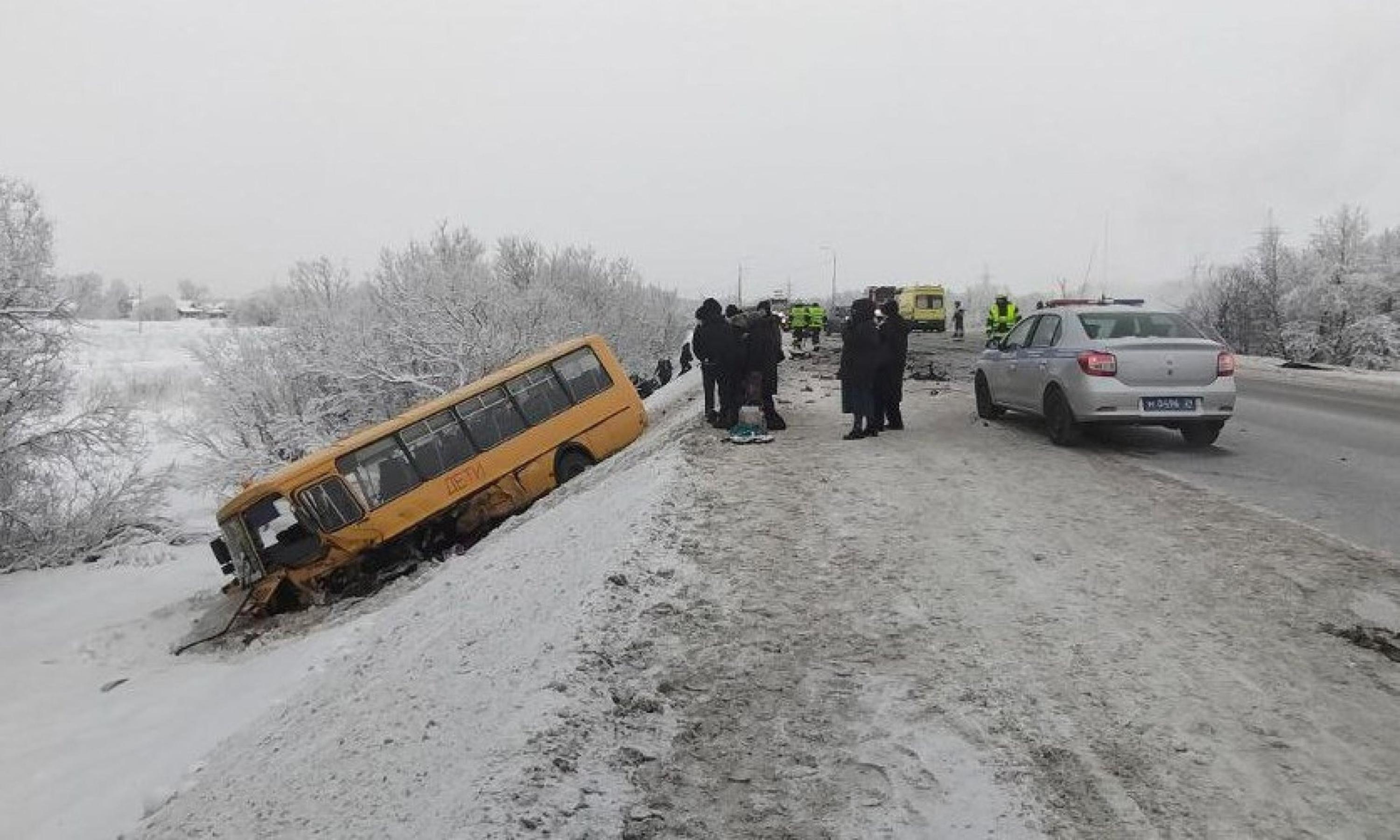 После ДТП с автобусом под Архангельском за помощью обратилась еще одна несовершеннолетняя