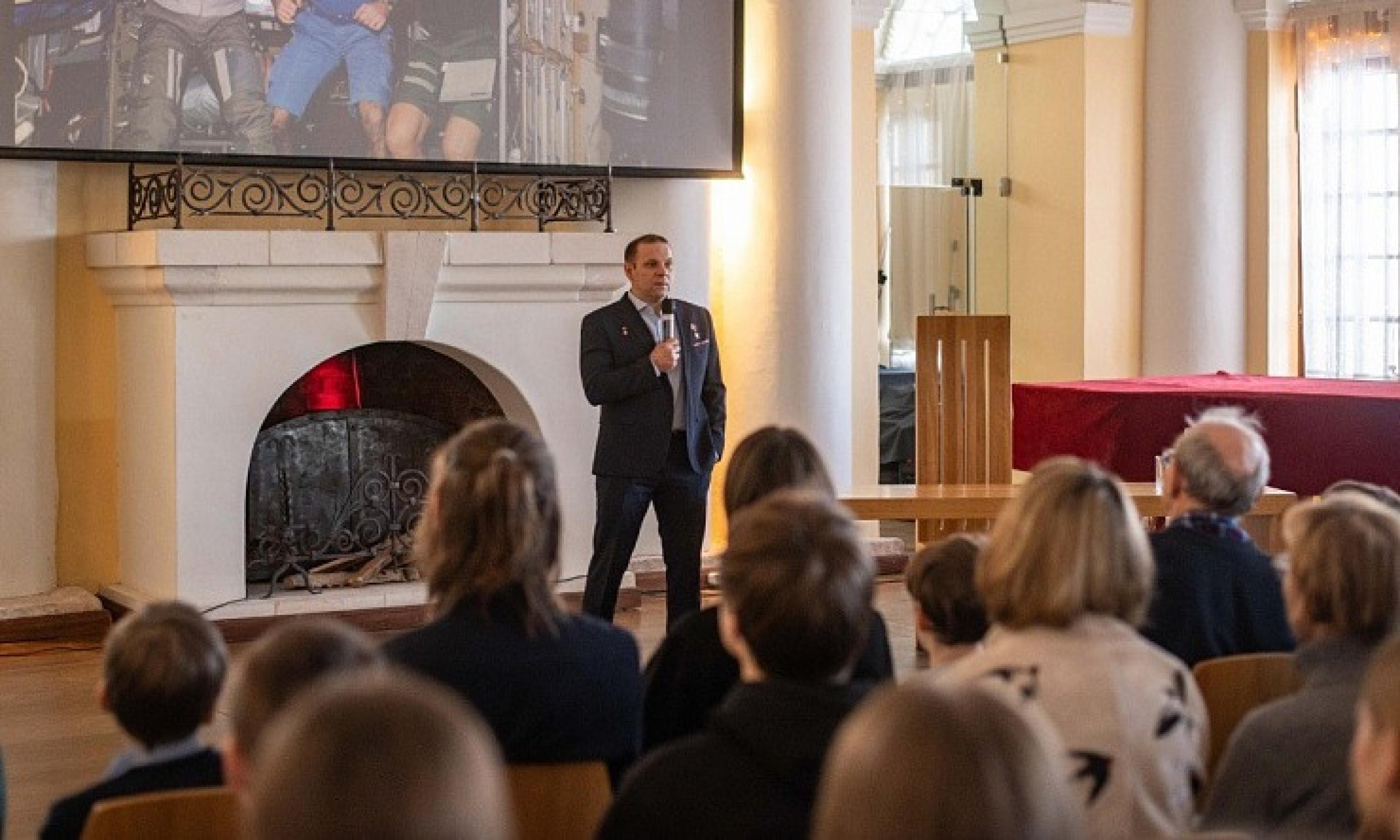 Космонавт Иван Вагнер встретился с молодежью Архангельска