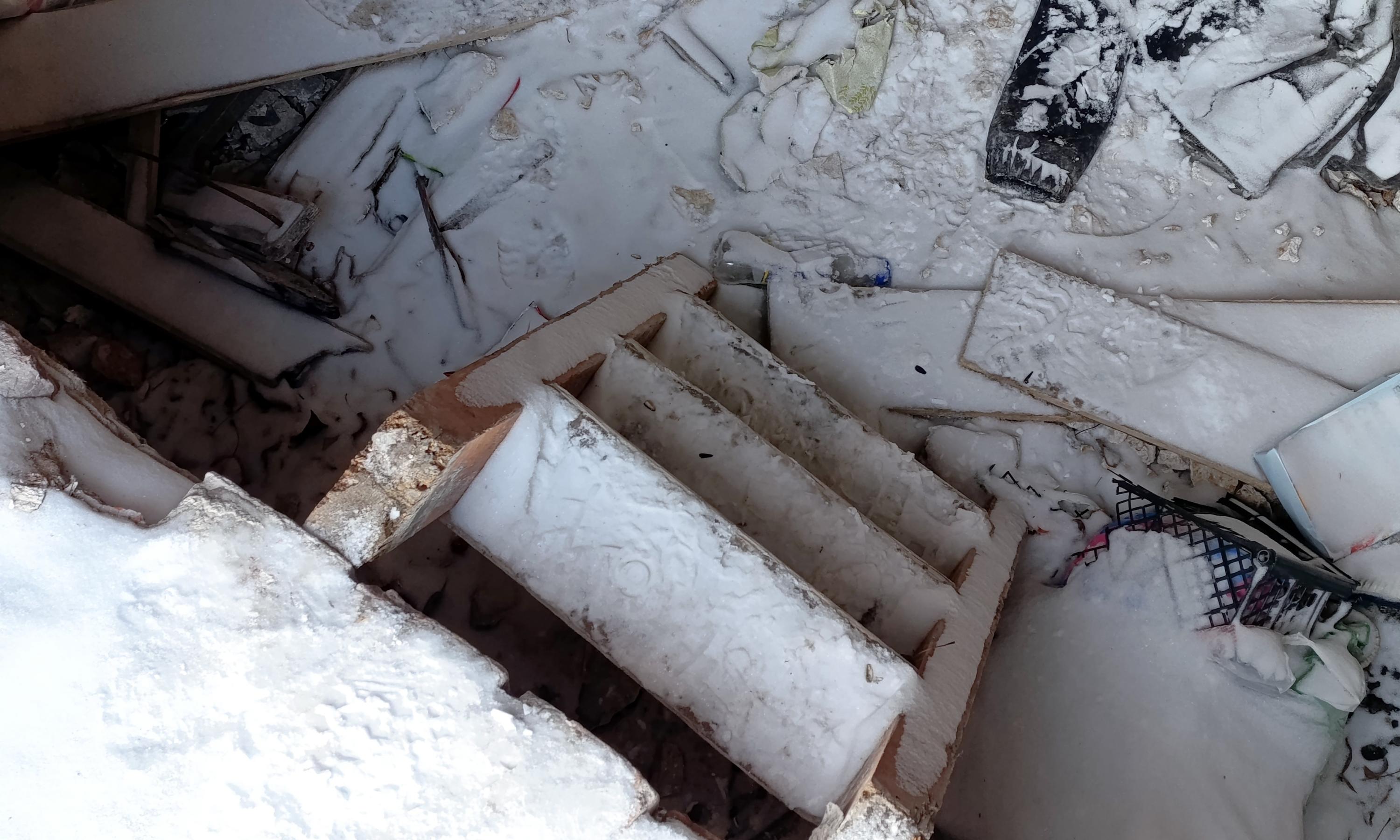 Для удобства посетителей внутри даже стоит стремянка