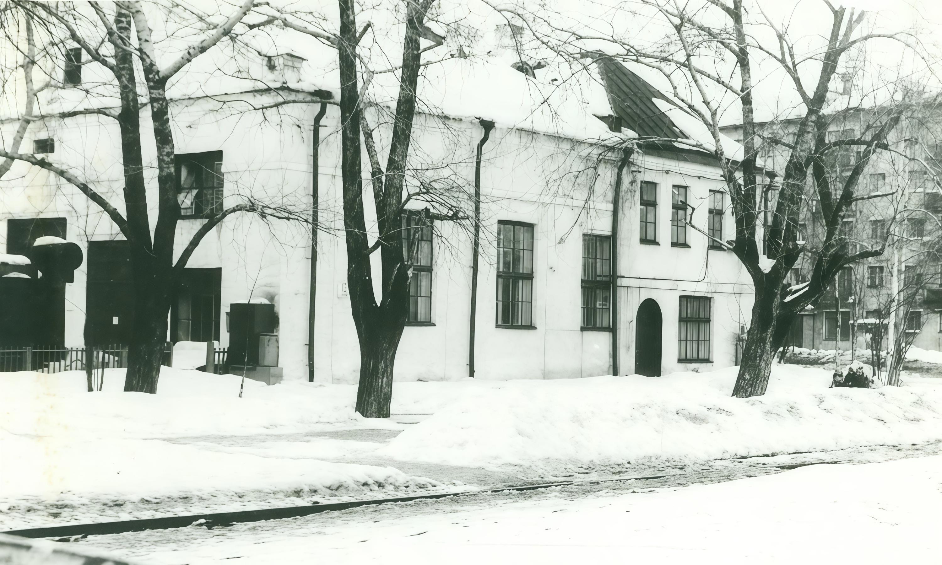 Так здание выглядело в конце ХХ века. Фото с сайта «Старый Архангельск»