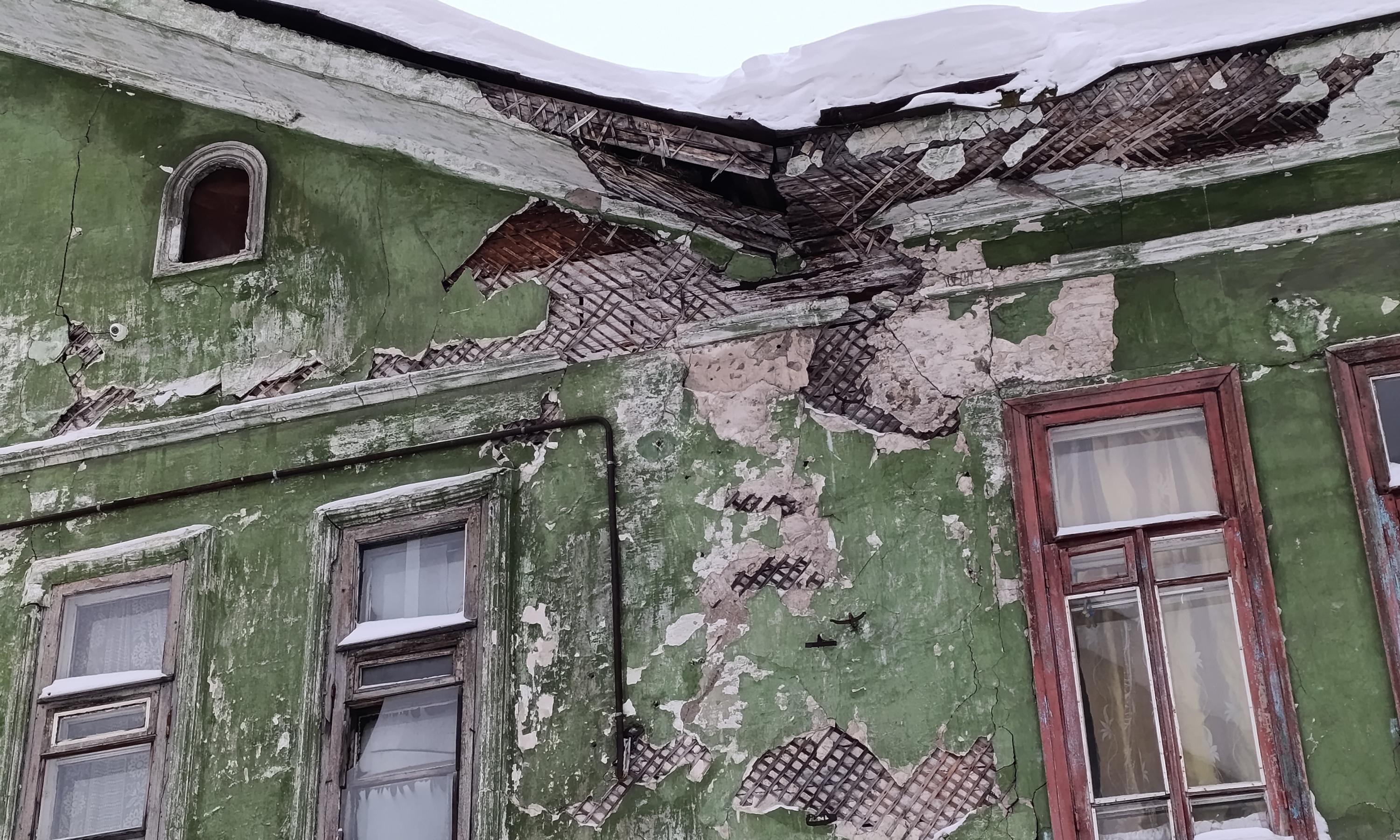 Разрушение происходит прямо на глазах